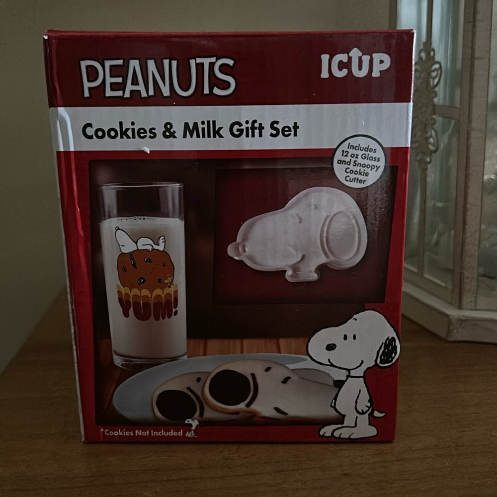 Peanuts Cookies & Milk Gift Set